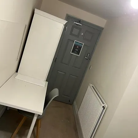 Convenient Budget 3bed Shared Kitchen 利兹