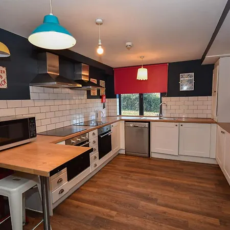 Convenient Budget 3bed Shared Kitchen Апартаменти Лідс