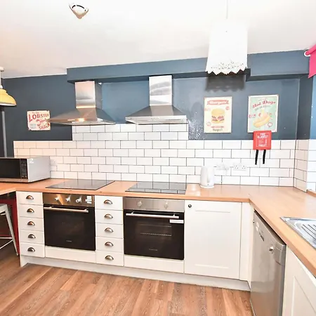 Convenient Budget 3bed Shared Kitchen *