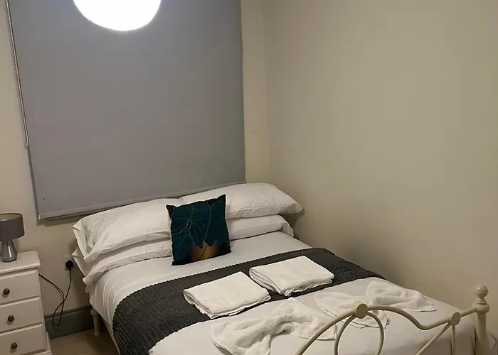 Διαμέρισμα Convenient Budget 3bed Shared Kitchen *