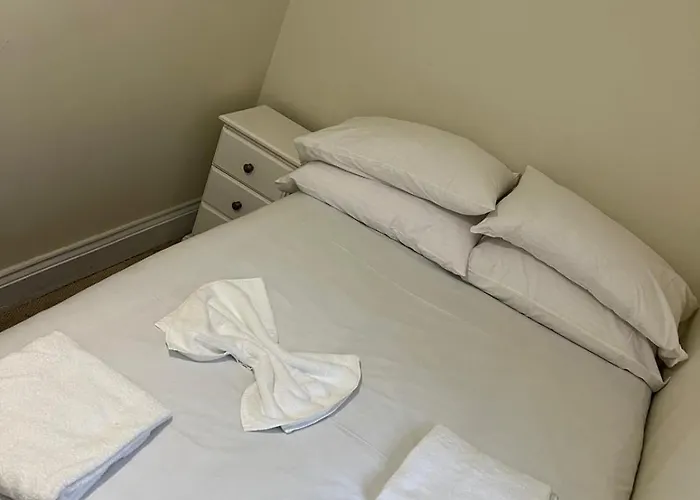 Convenient Budget 3bed Shared Kitchen