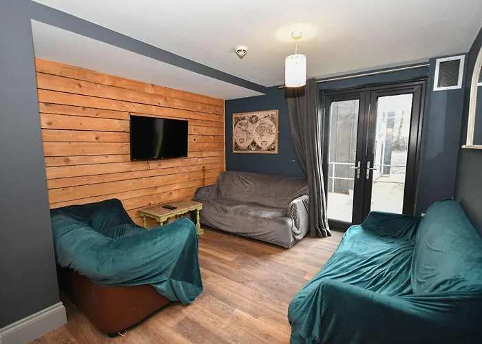 Convenient Budget 3bed Shared Kitchen Апартаменти *